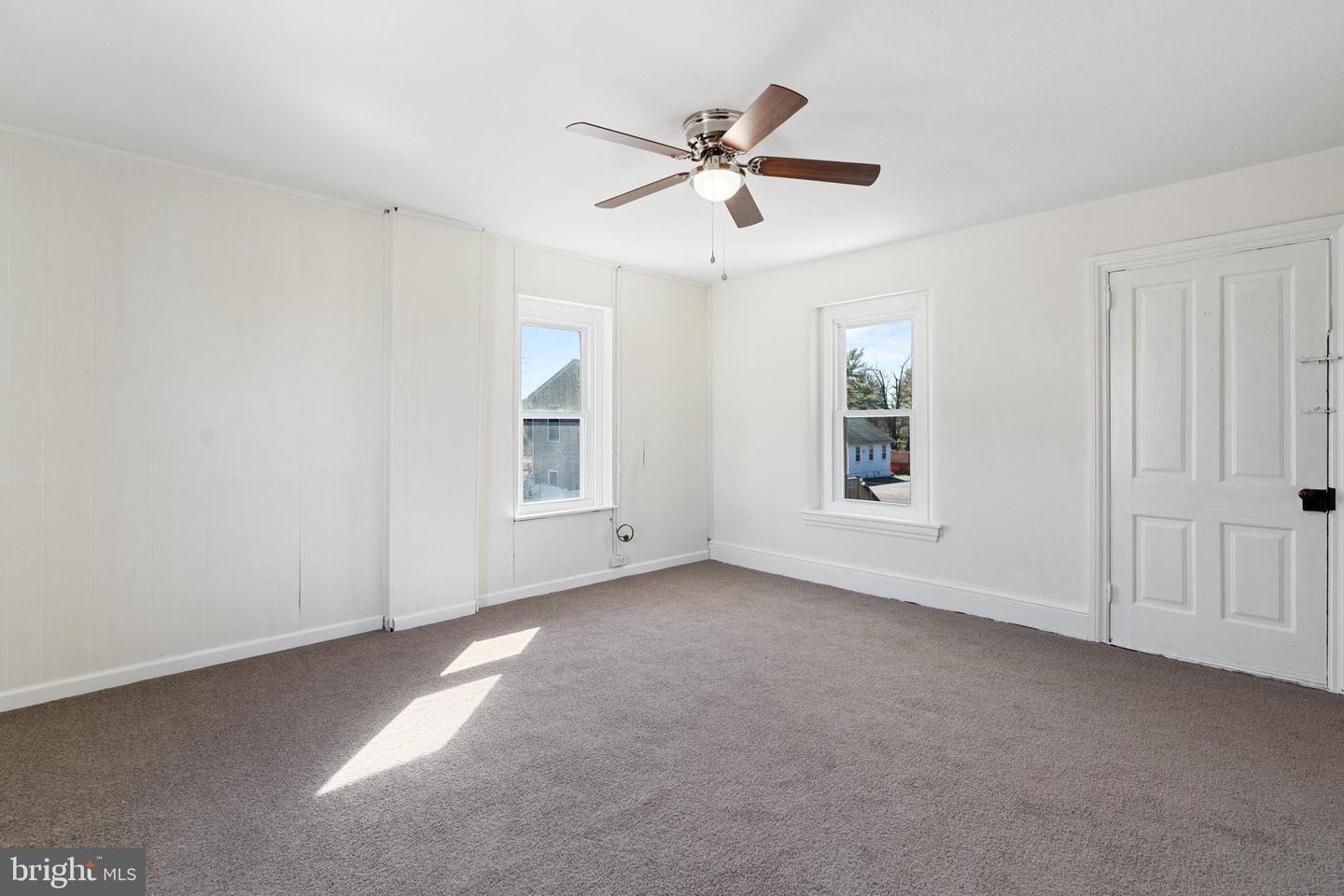 5 S Maple Ave