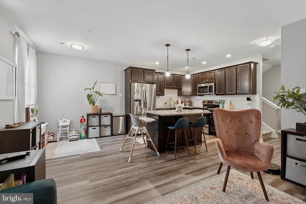 1525 DEKALB STREET 121