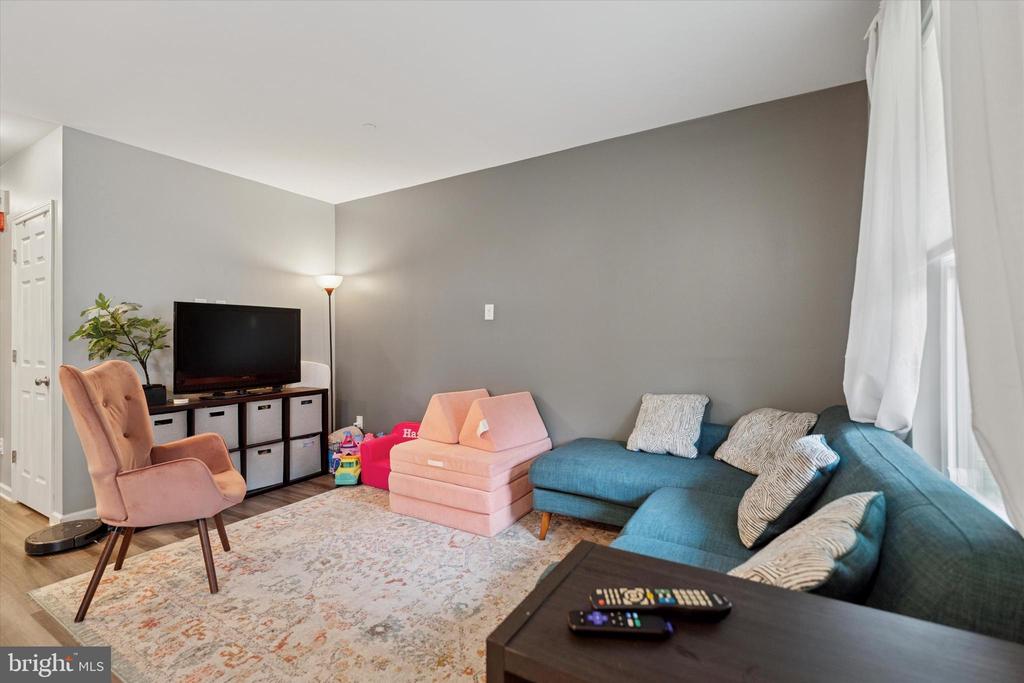1525 DEKALB STREET 121