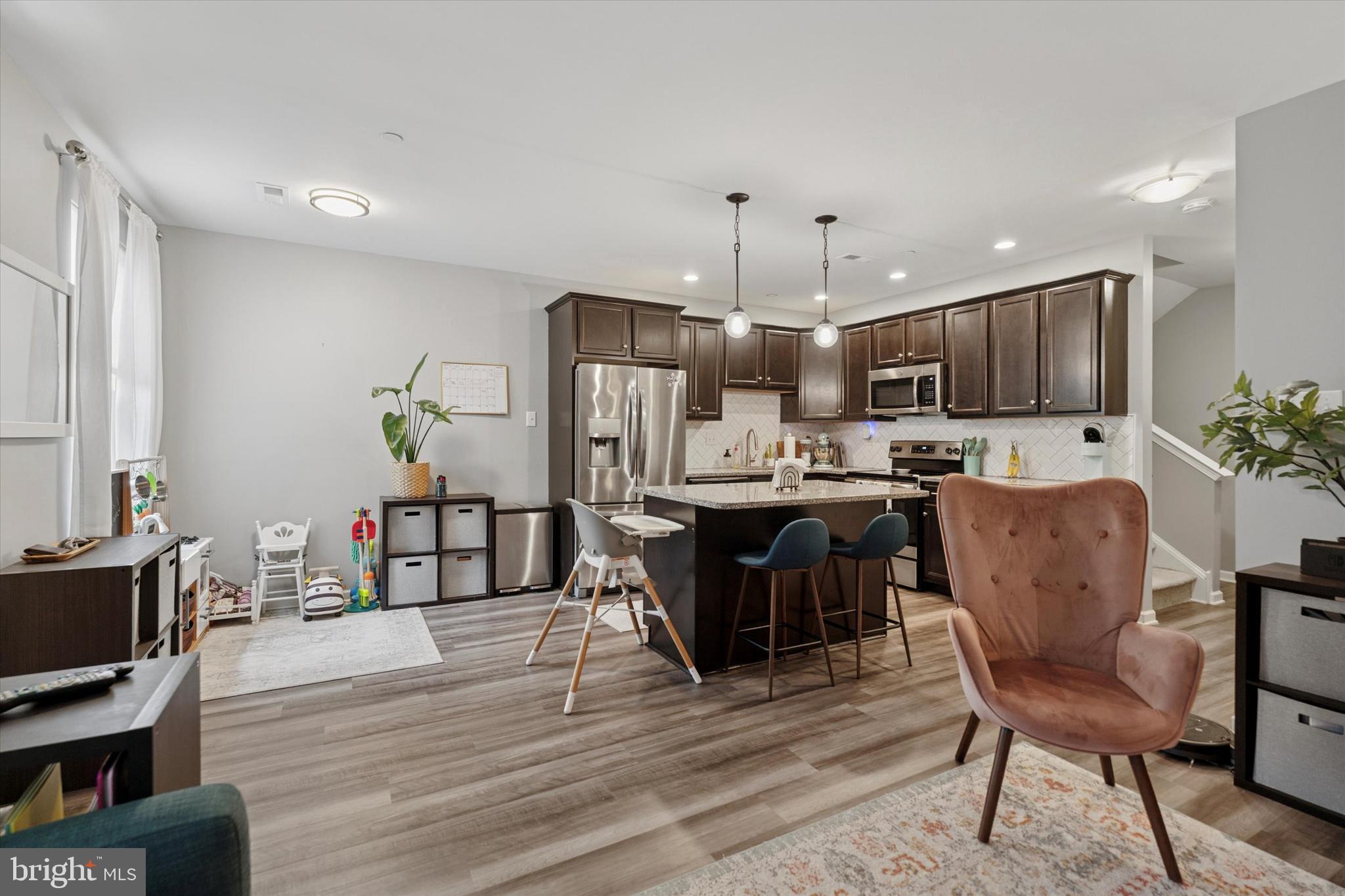 1525 DEKALB STREET 121