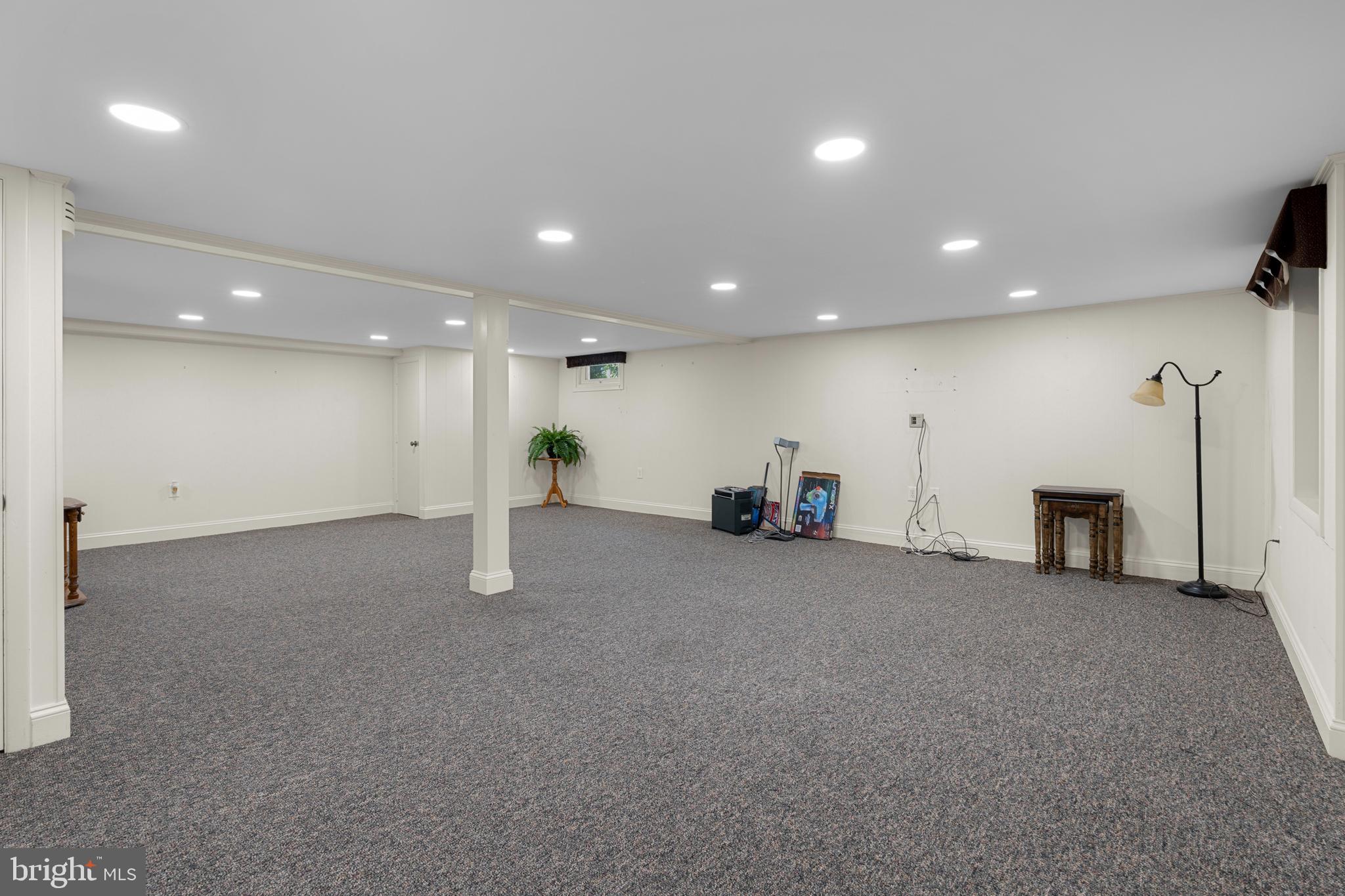 191 W RELIANCE ROAD