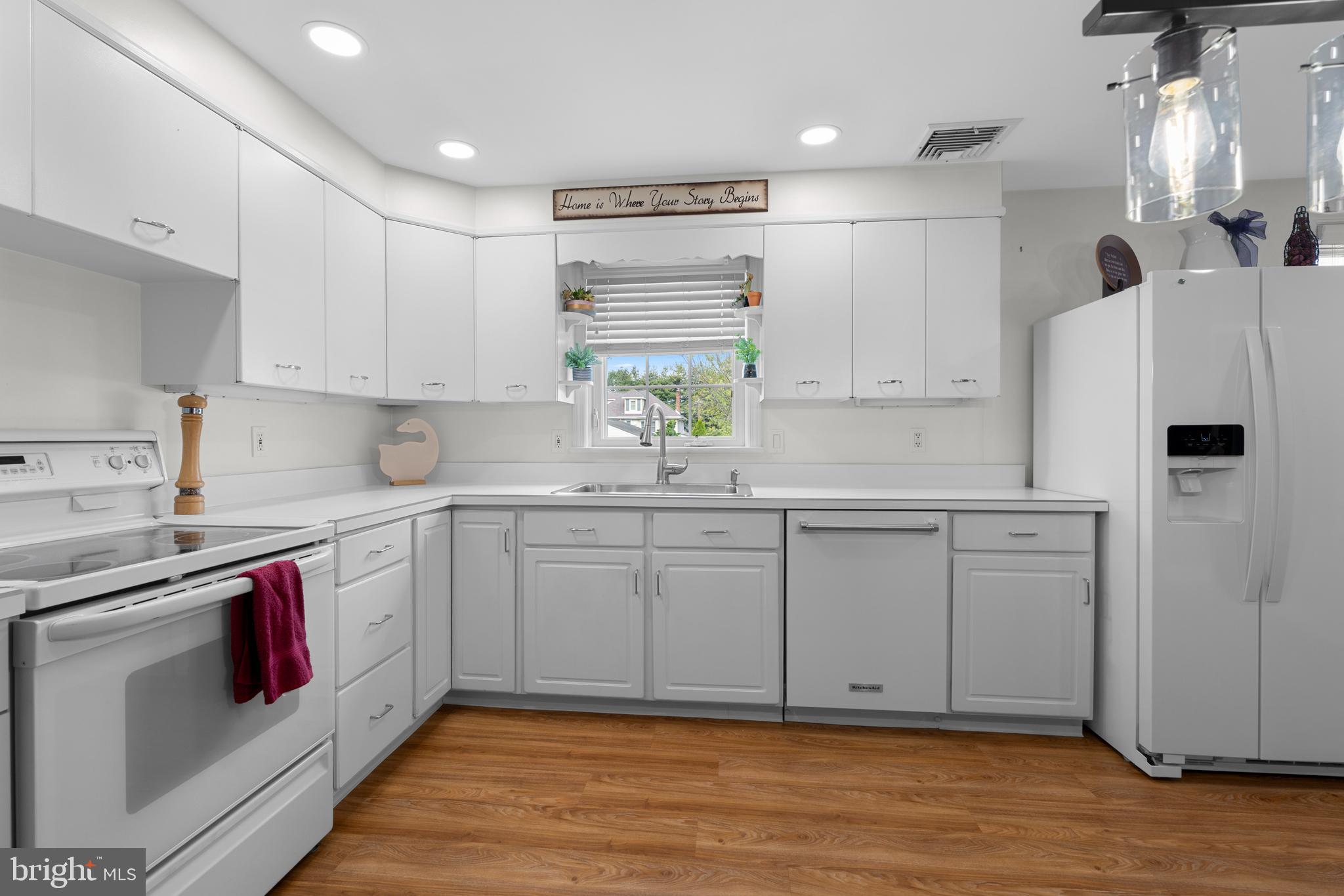 191 W RELIANCE ROAD