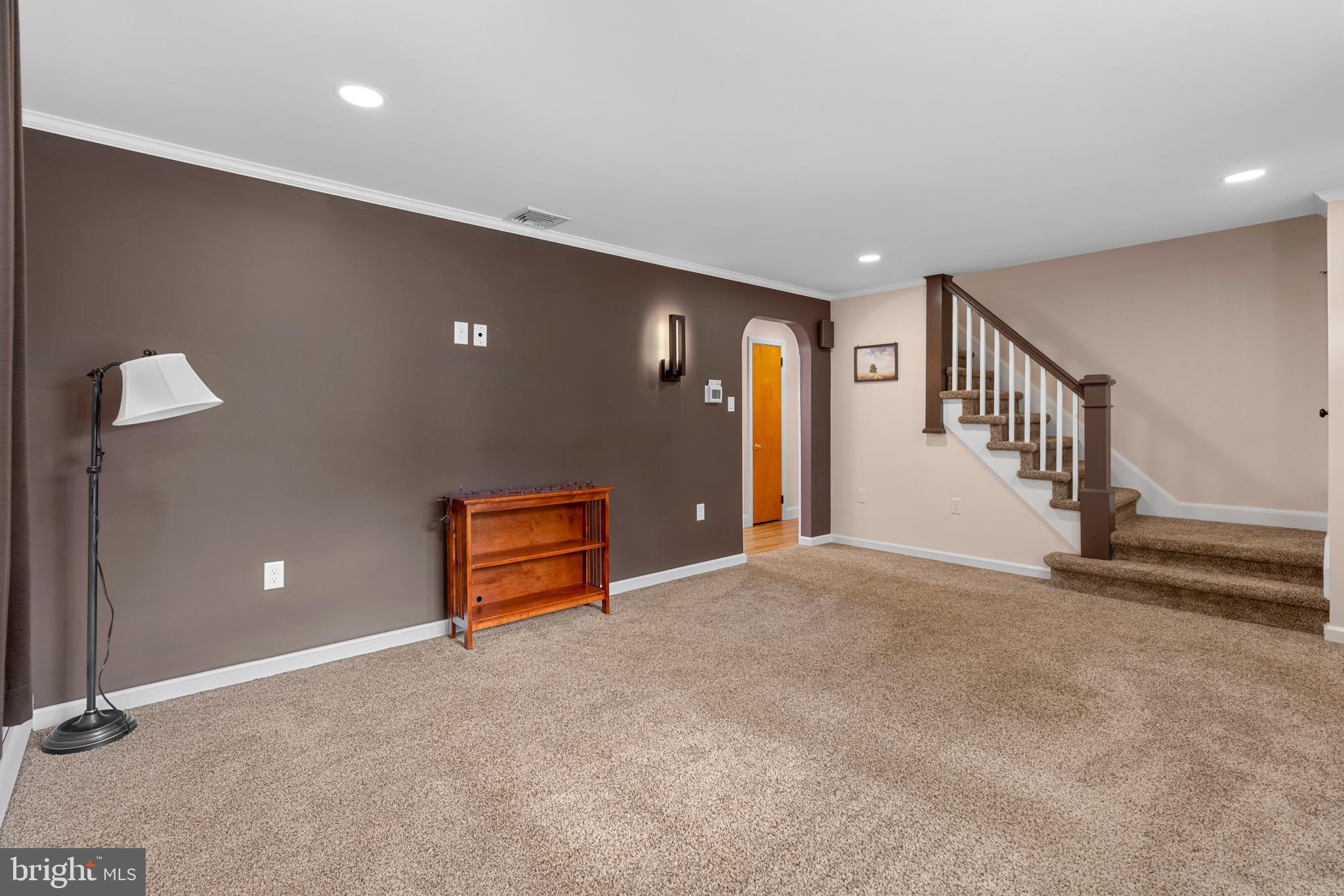 191 W RELIANCE ROAD