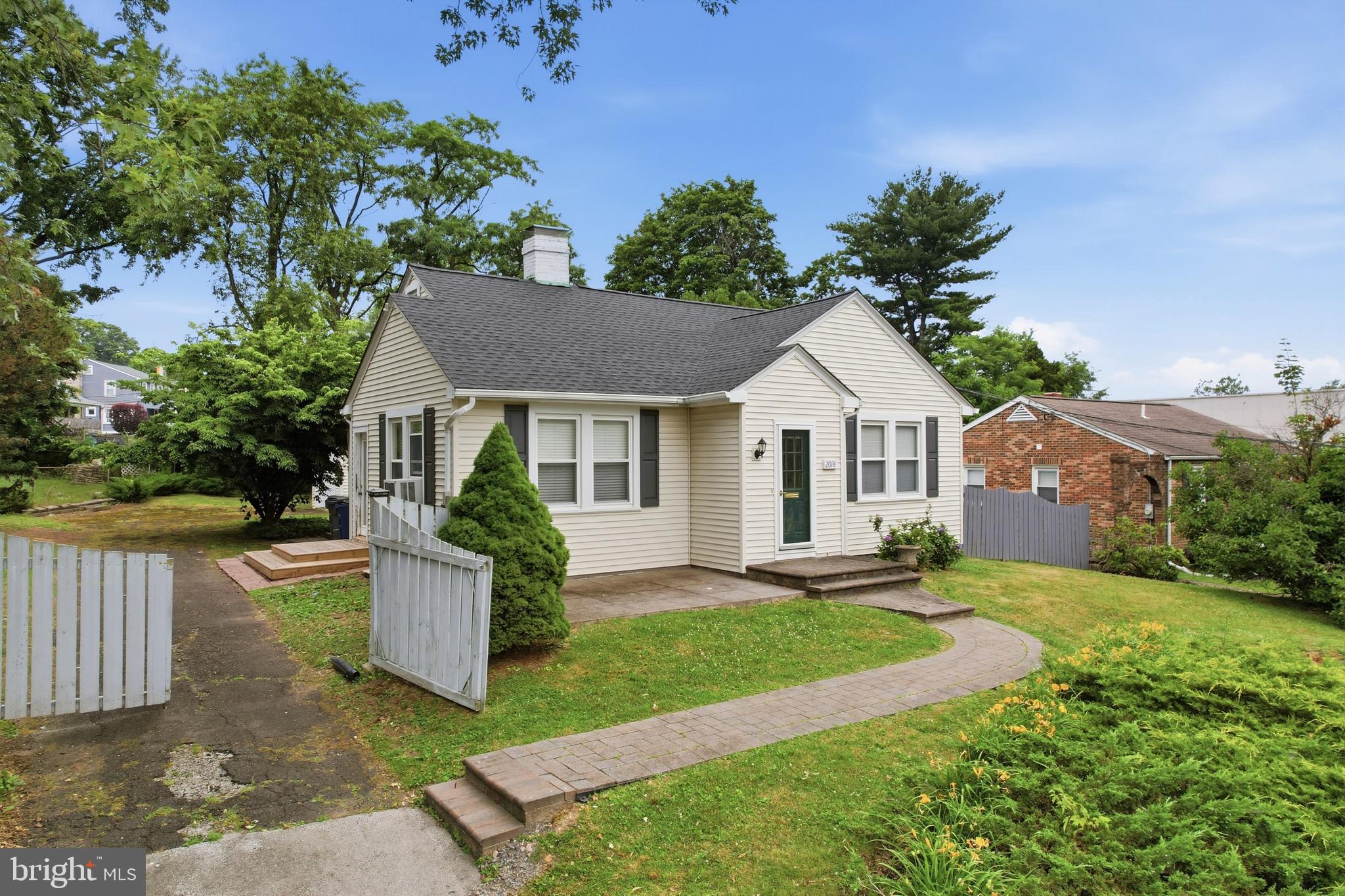 2018 ROY AVENUE