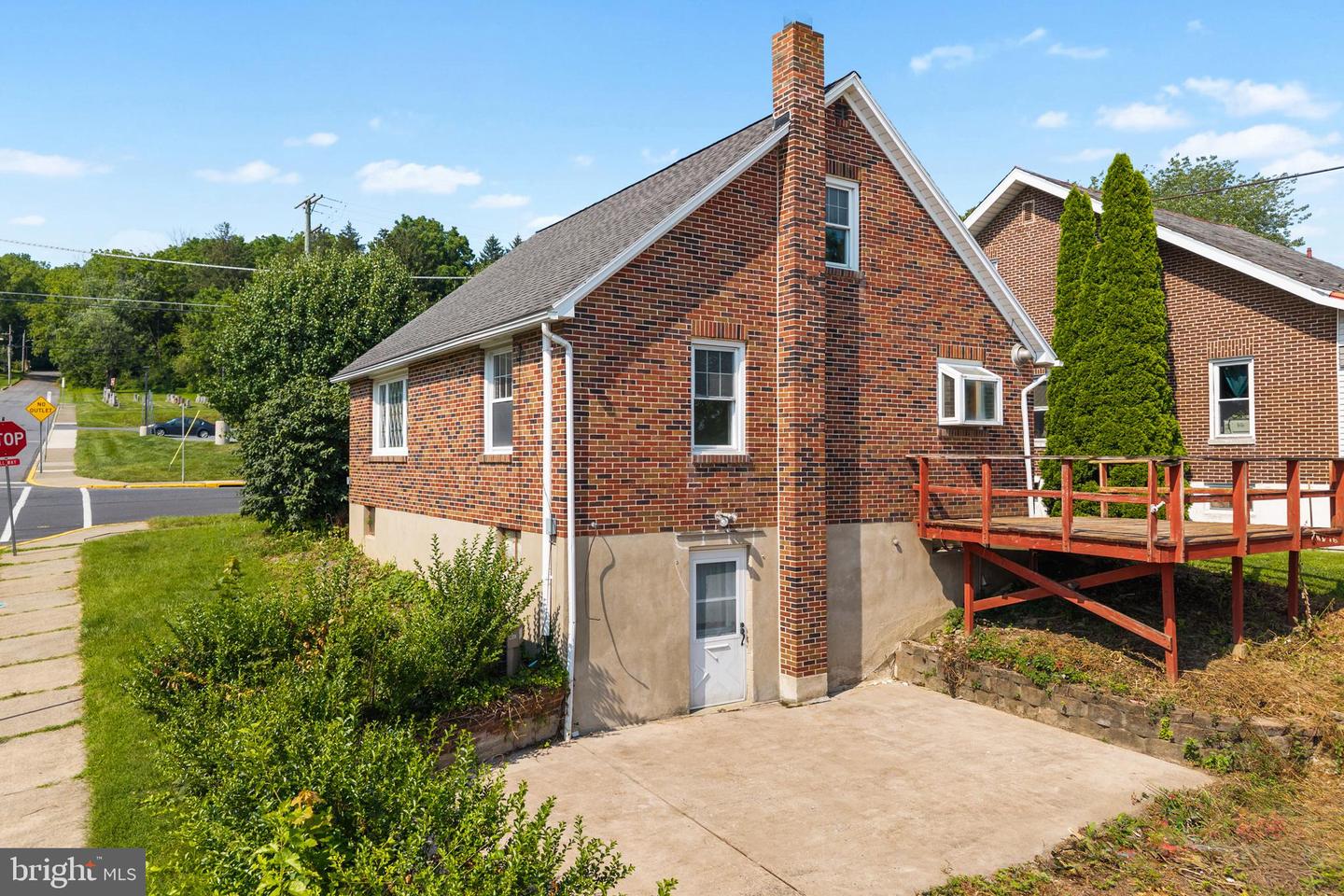 439 W Center St