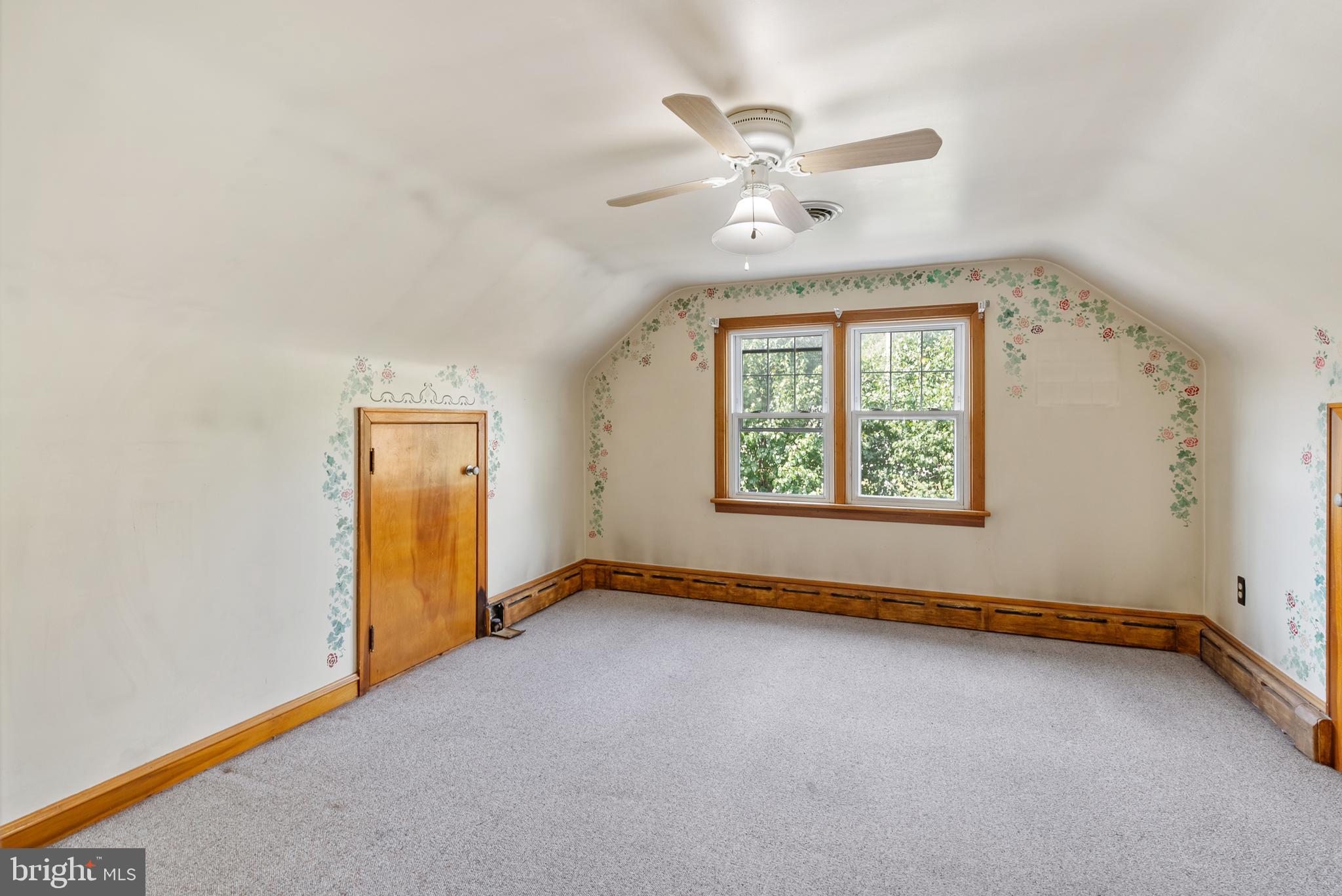 439 W Center St