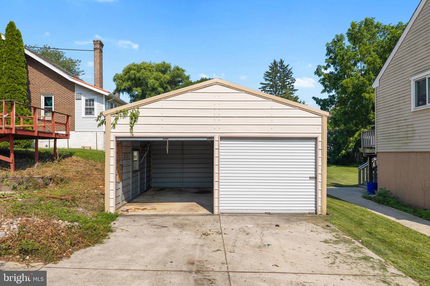 439 W Center St