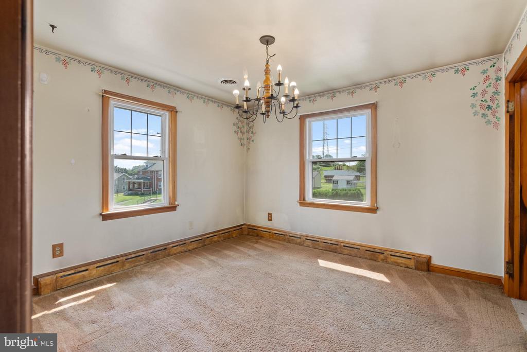 439 W Center St