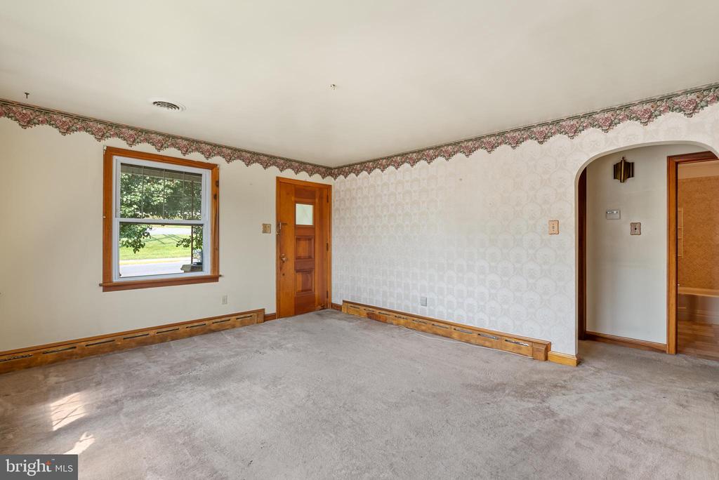 439 W Center St