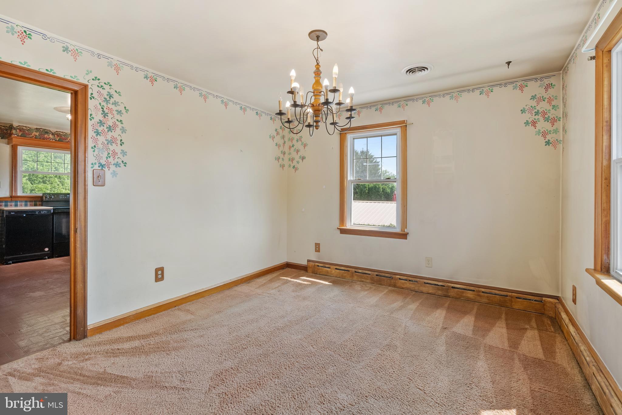 439 W Center St