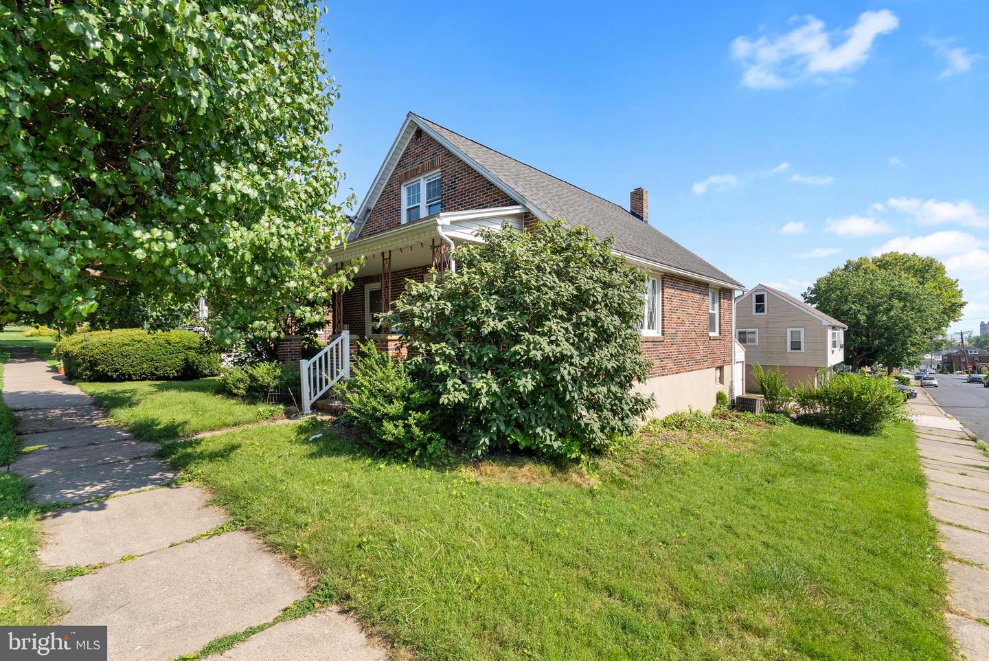 439 W Center St