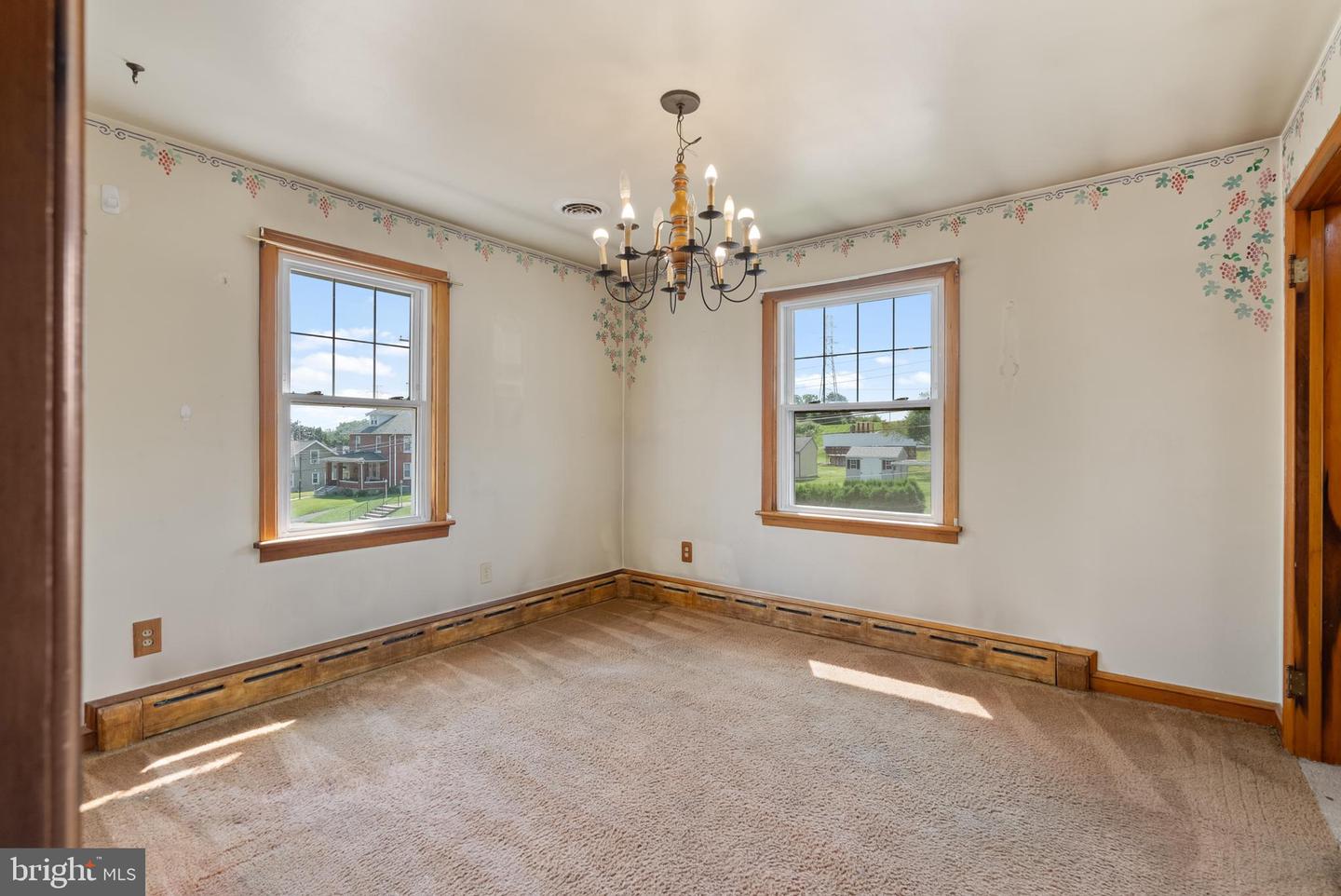 439 W Center St
