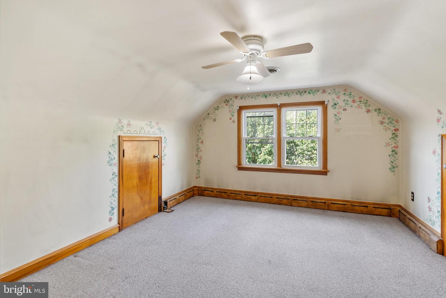 439 W Center St