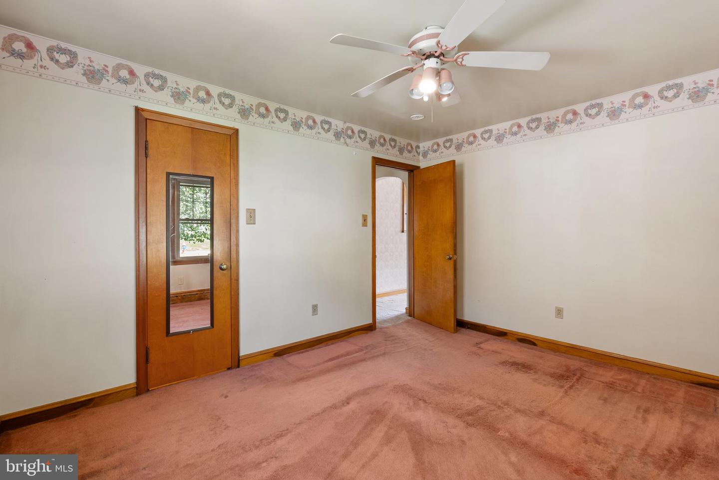 439 W Center St