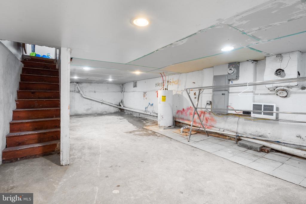 3249 Jasper St