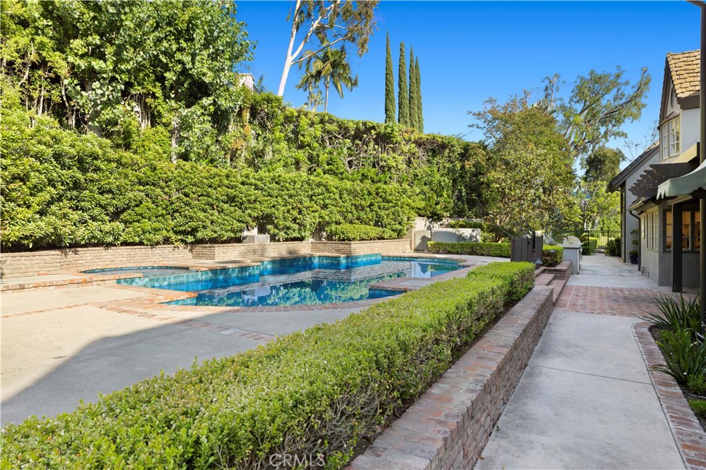 1620 La Loma Drive