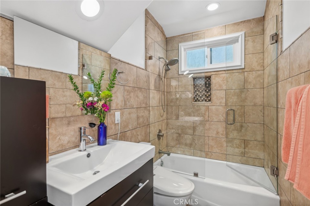 410 .5 Goldenrod Avenue B