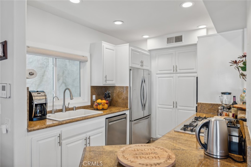 410 .5 Goldenrod Avenue B