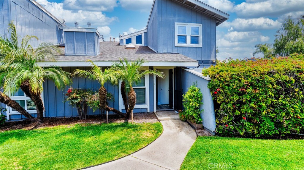 345 University Drive L5