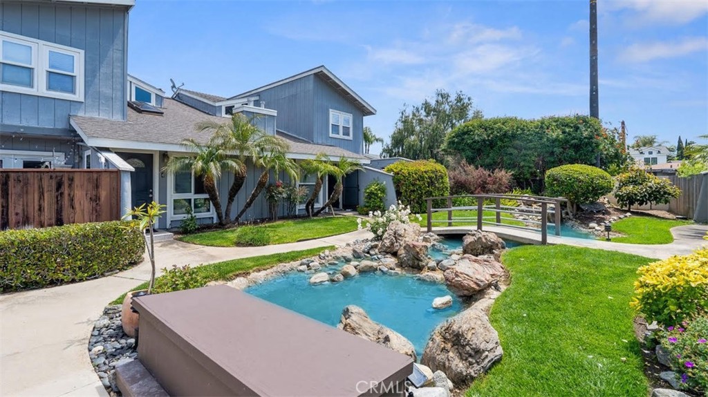 345 University Drive L5