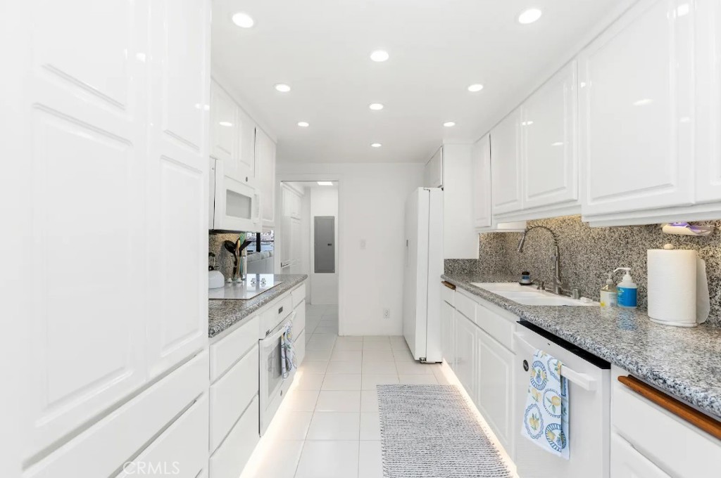 601 Lido Park Drive 2E