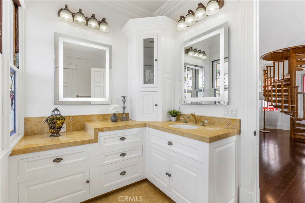 1919 Santa Ana