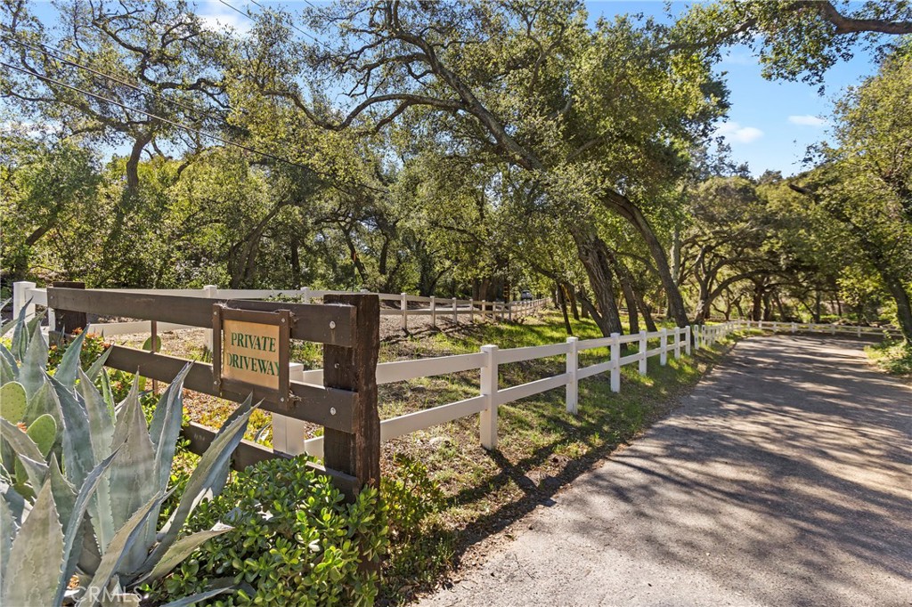 19411 Live Oak Canyon