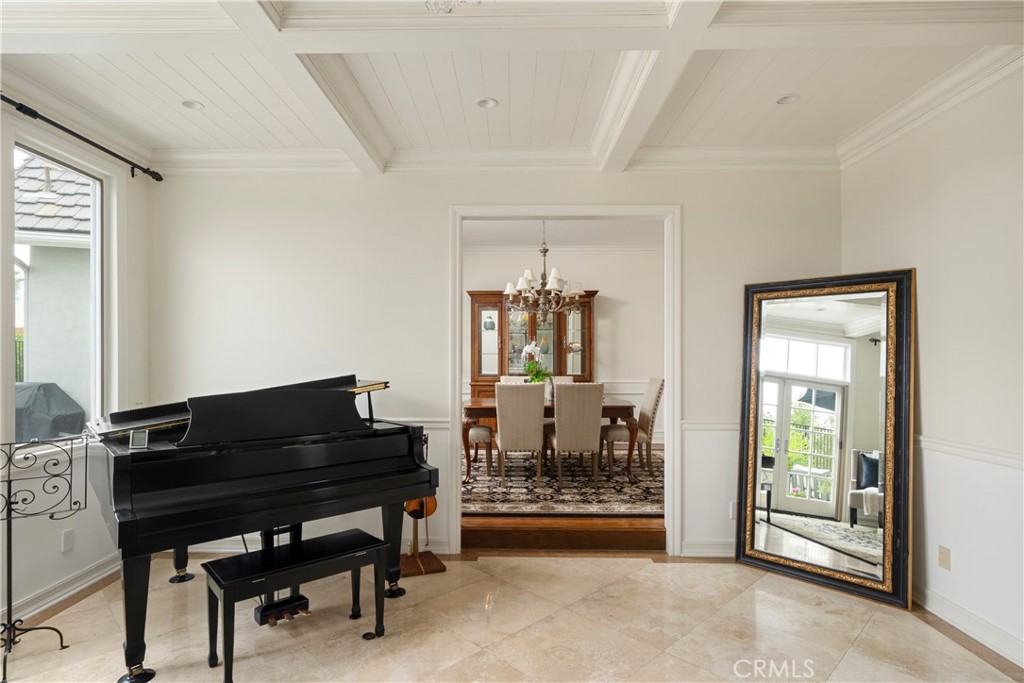 22187 Westcliff