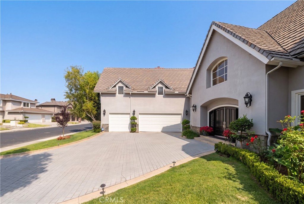 22187 Westcliff