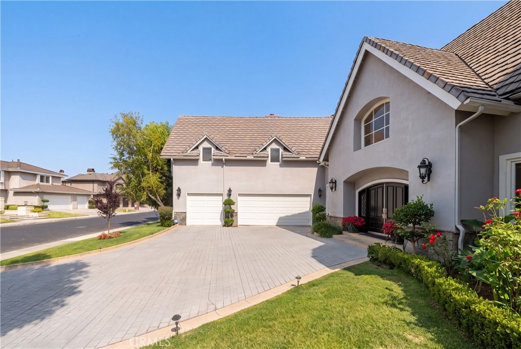 22187 Westcliff