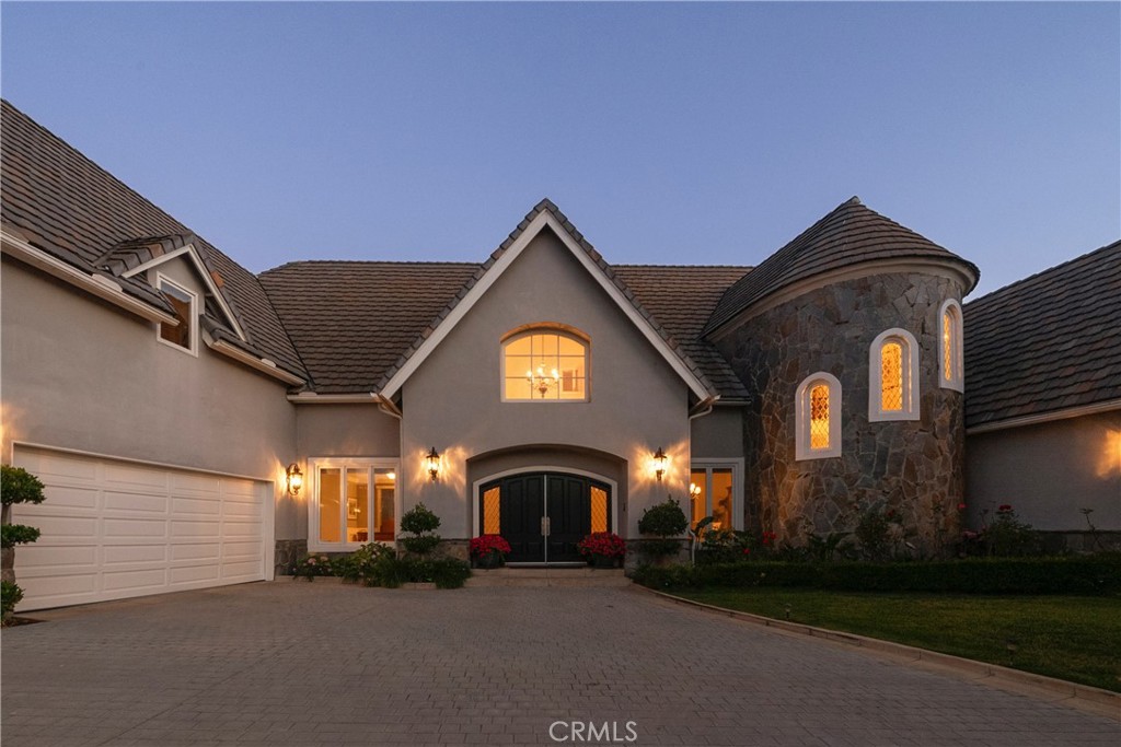 22187 Westcliff