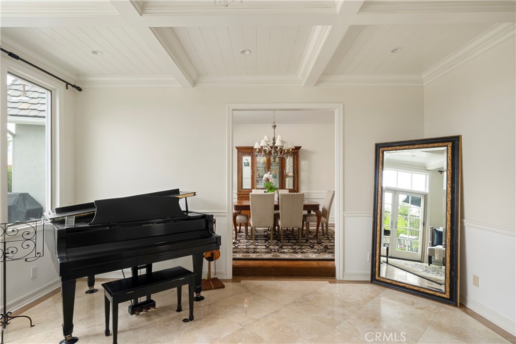 22187 Westcliff