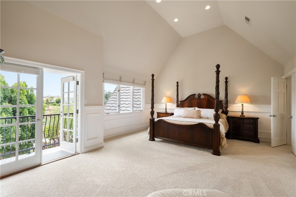 22187 Westcliff