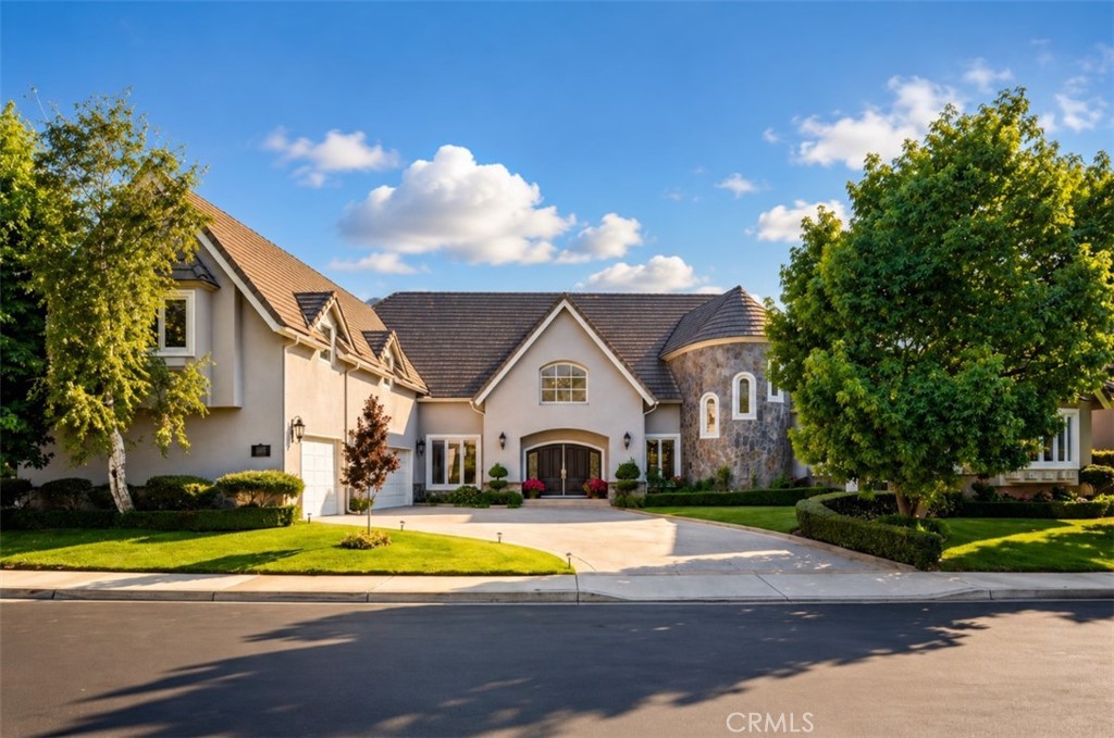 22187 Westcliff