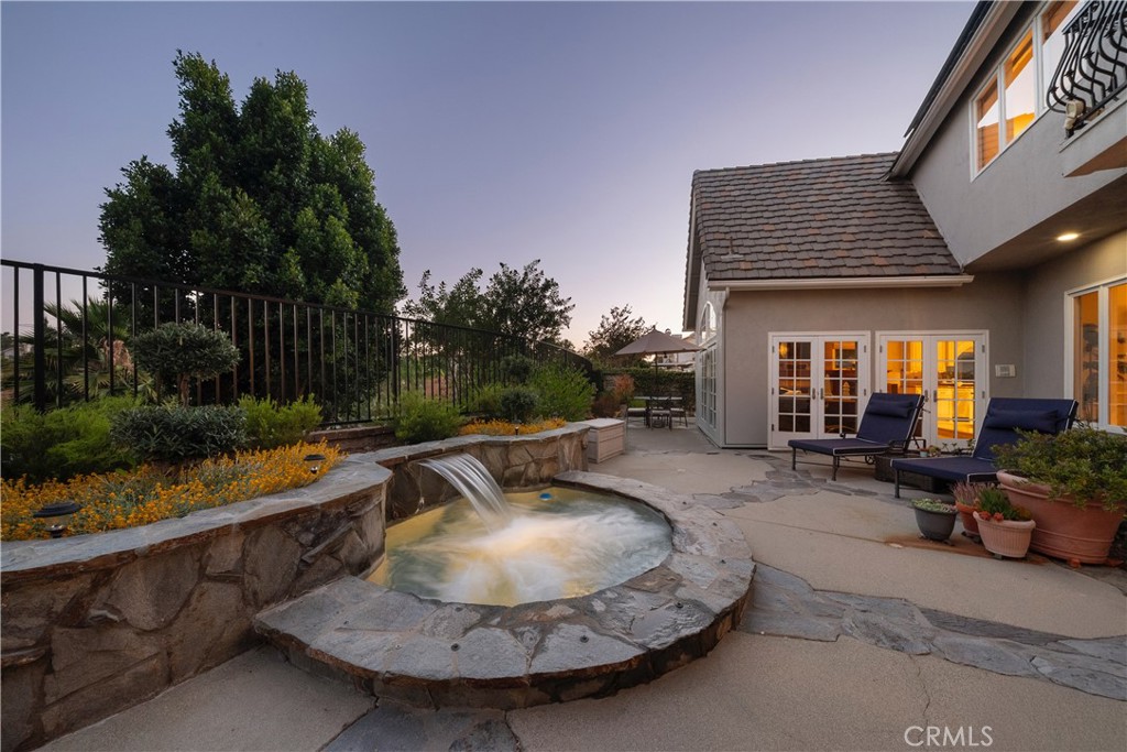22187 Westcliff