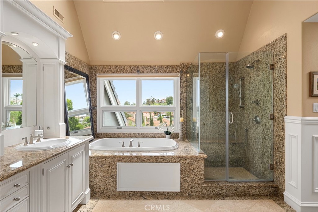 22187 Westcliff