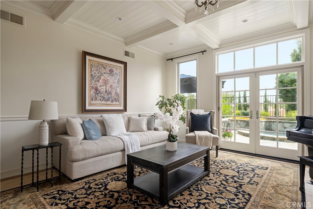22187 Westcliff