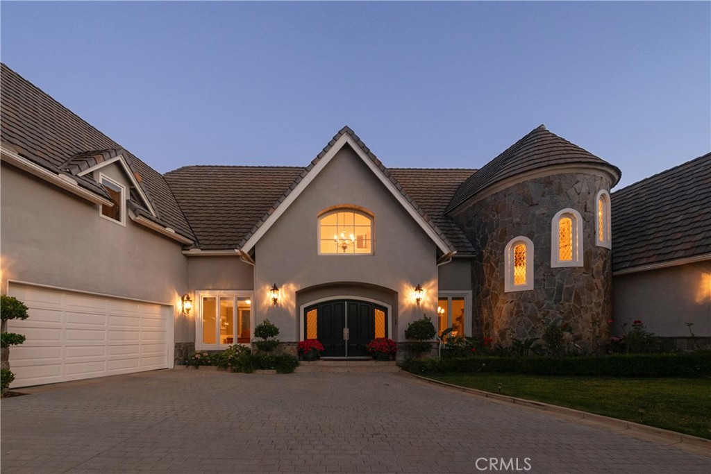 22187 Westcliff
