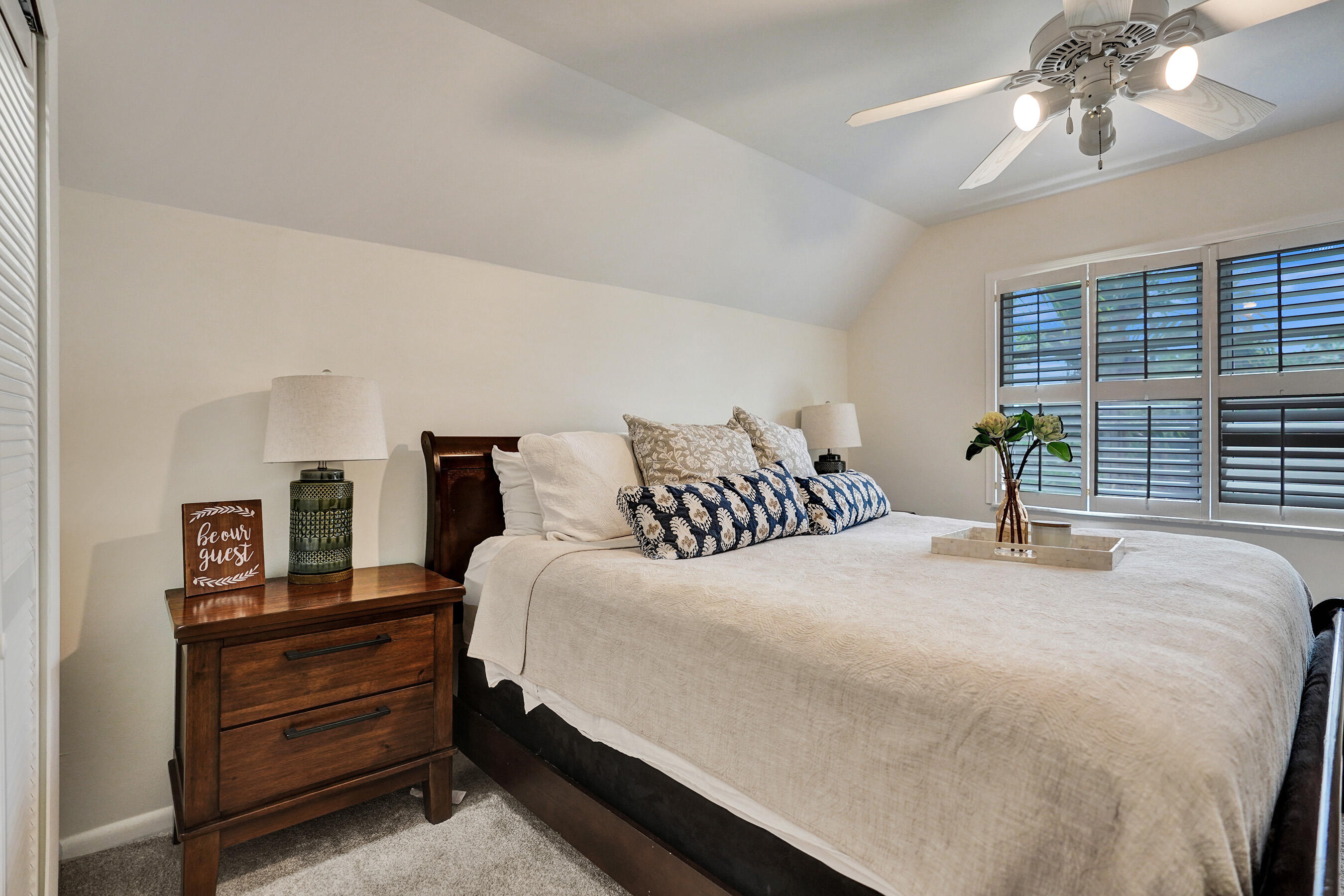1407 SW Peninsula Lane