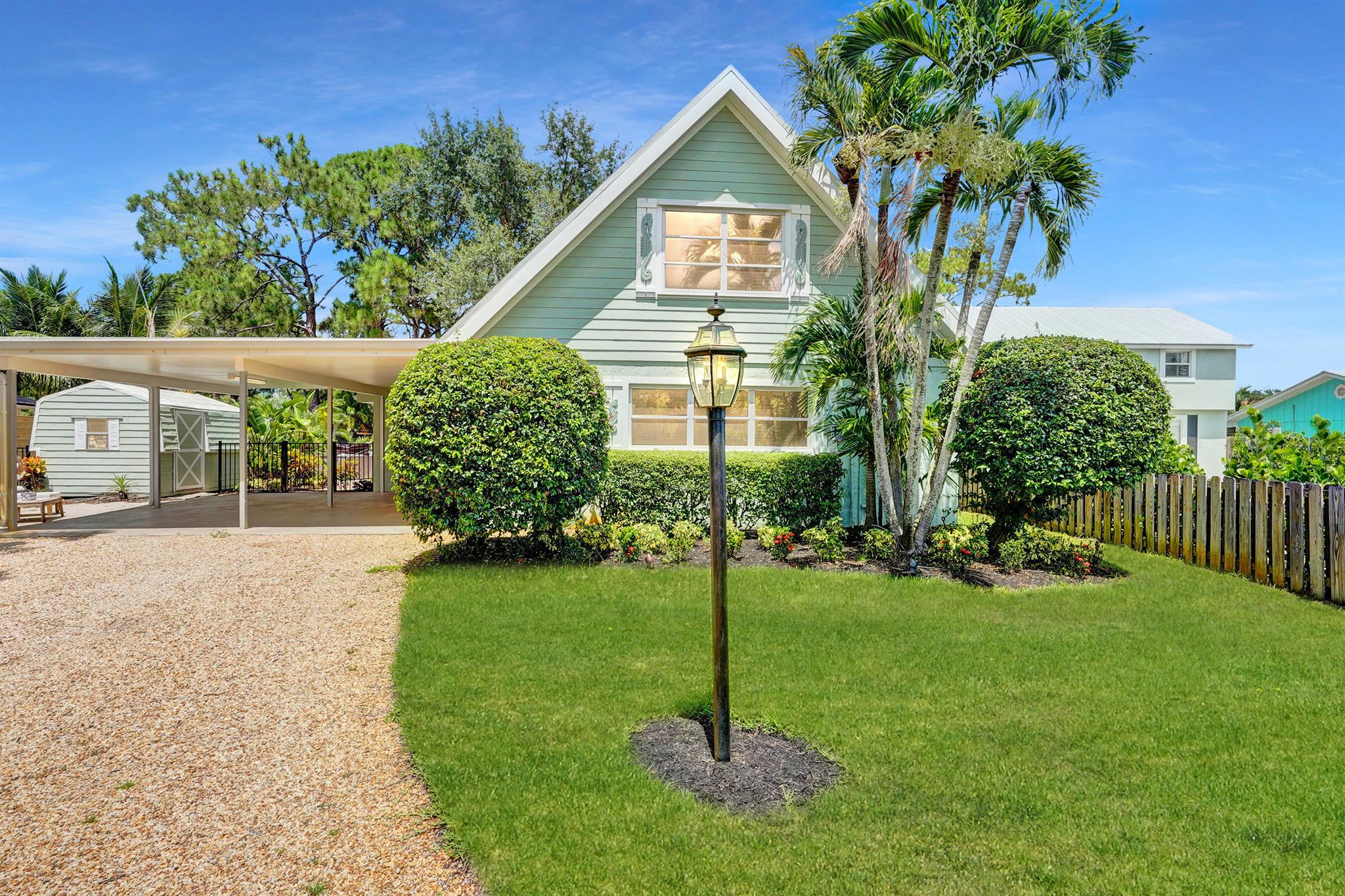 1407 SW Peninsula Lane