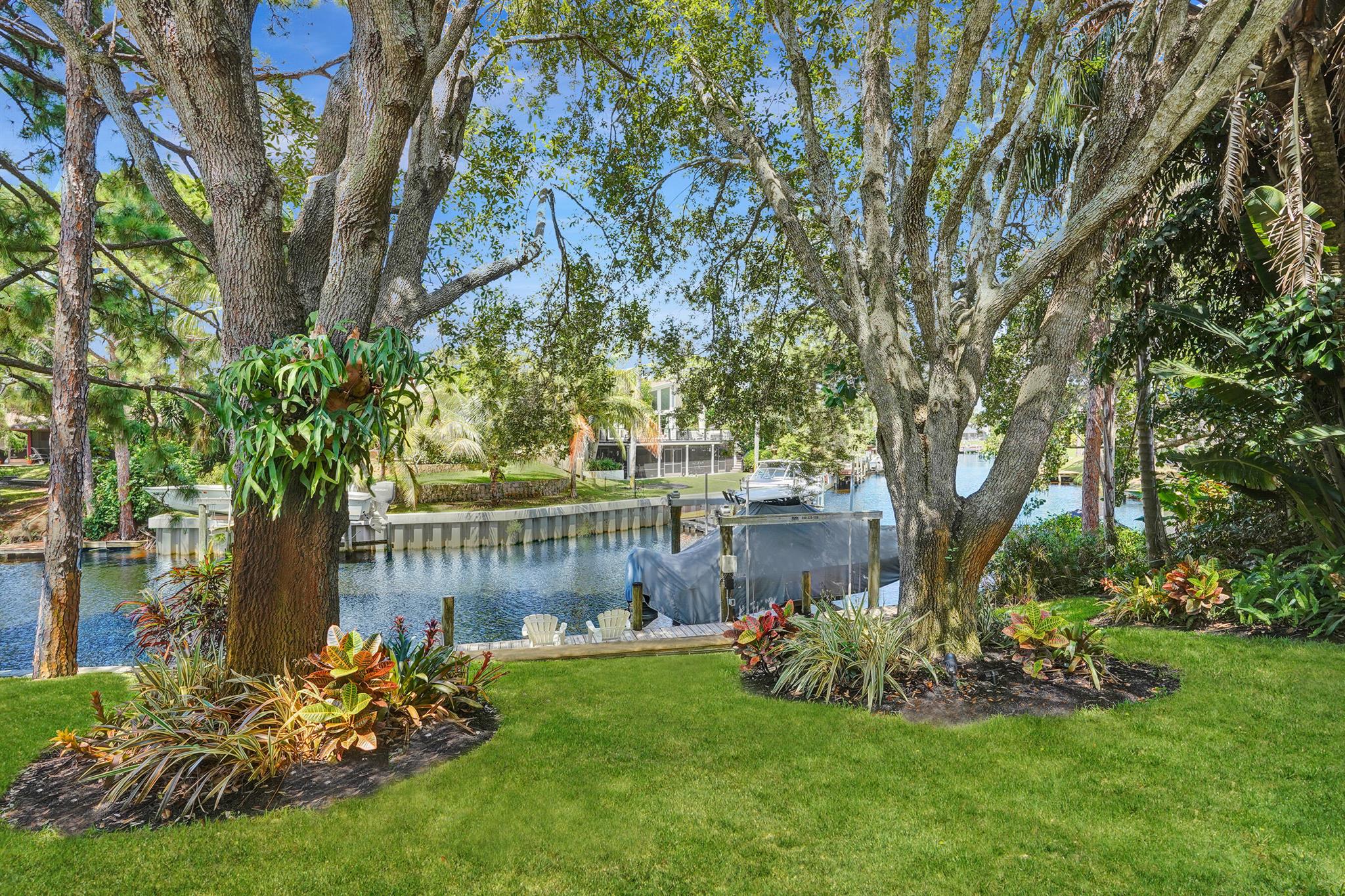 1407 SW Peninsula Lane