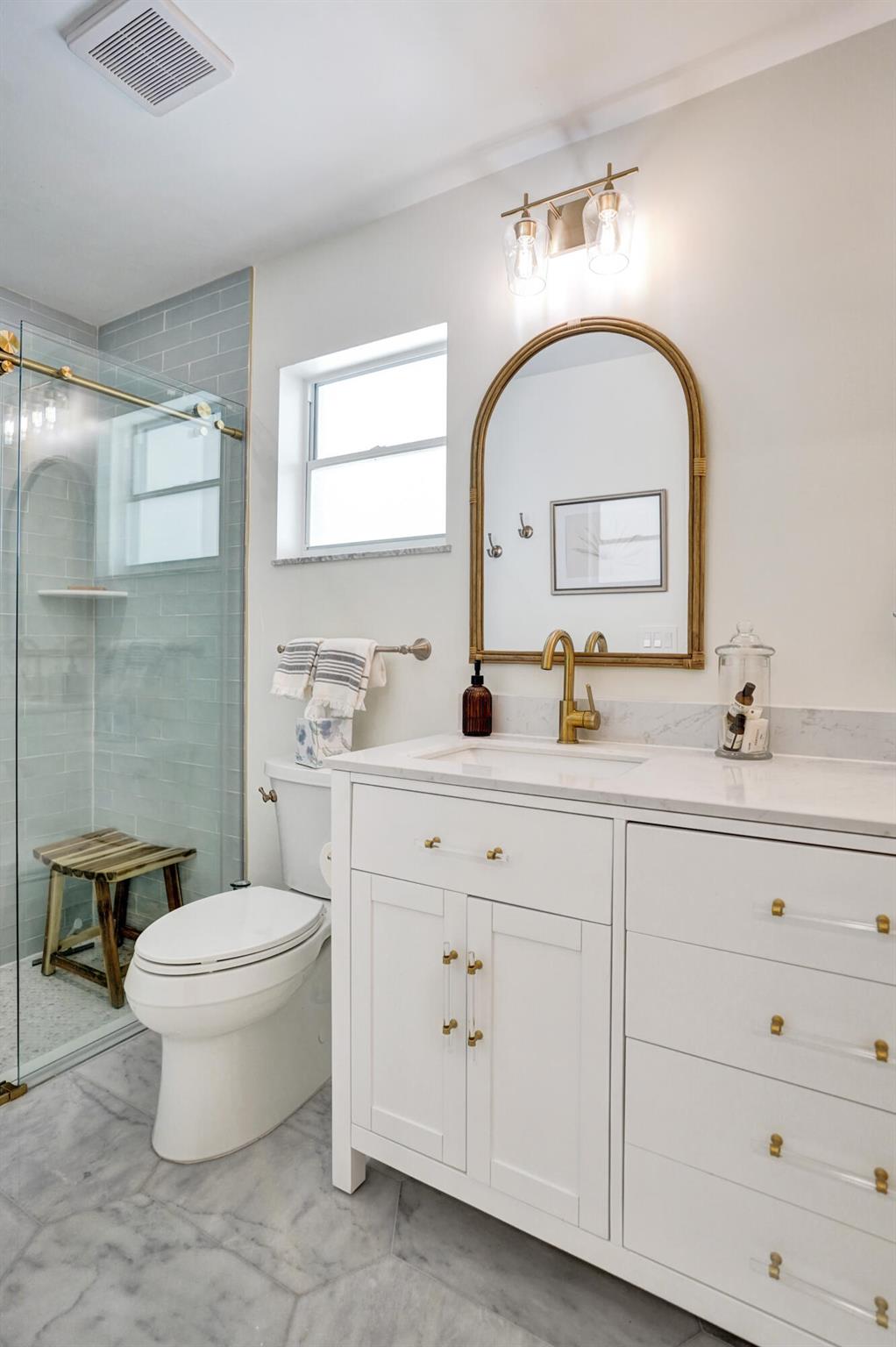 1407 SW Peninsula Lane