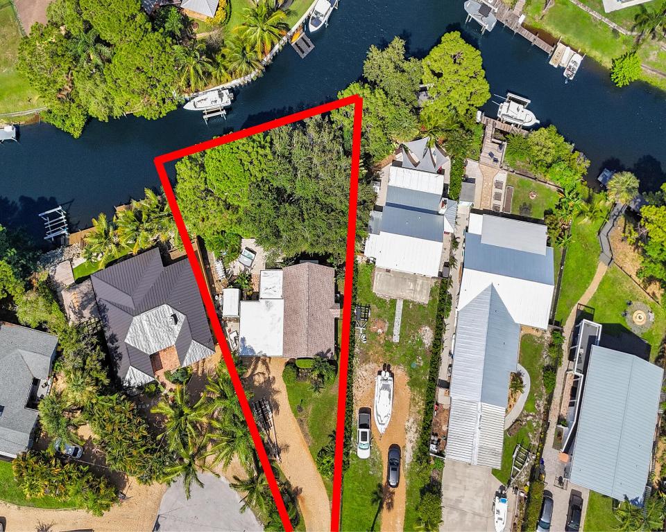 1407 SW Peninsula Lane