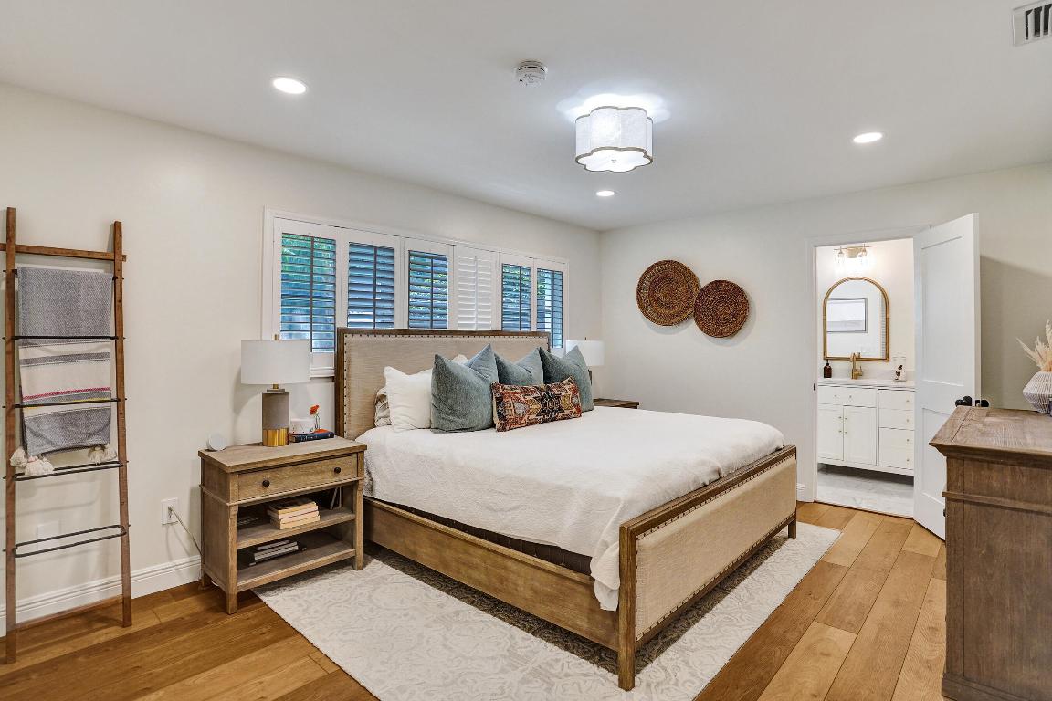 1407 SW Peninsula Lane