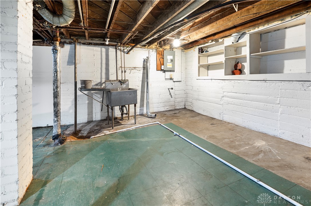 1140 Croyden Drive