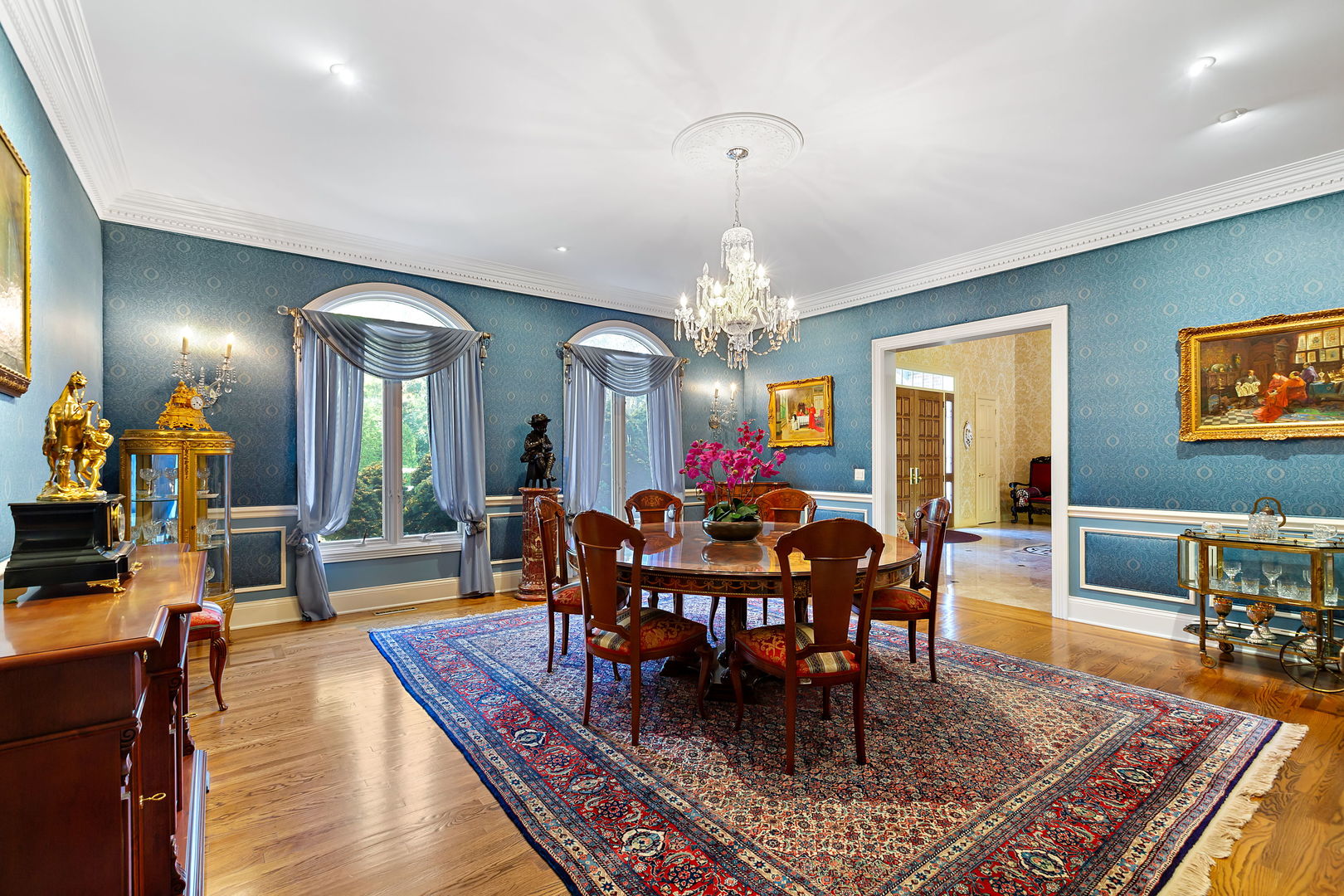 655 W Northcroft Court