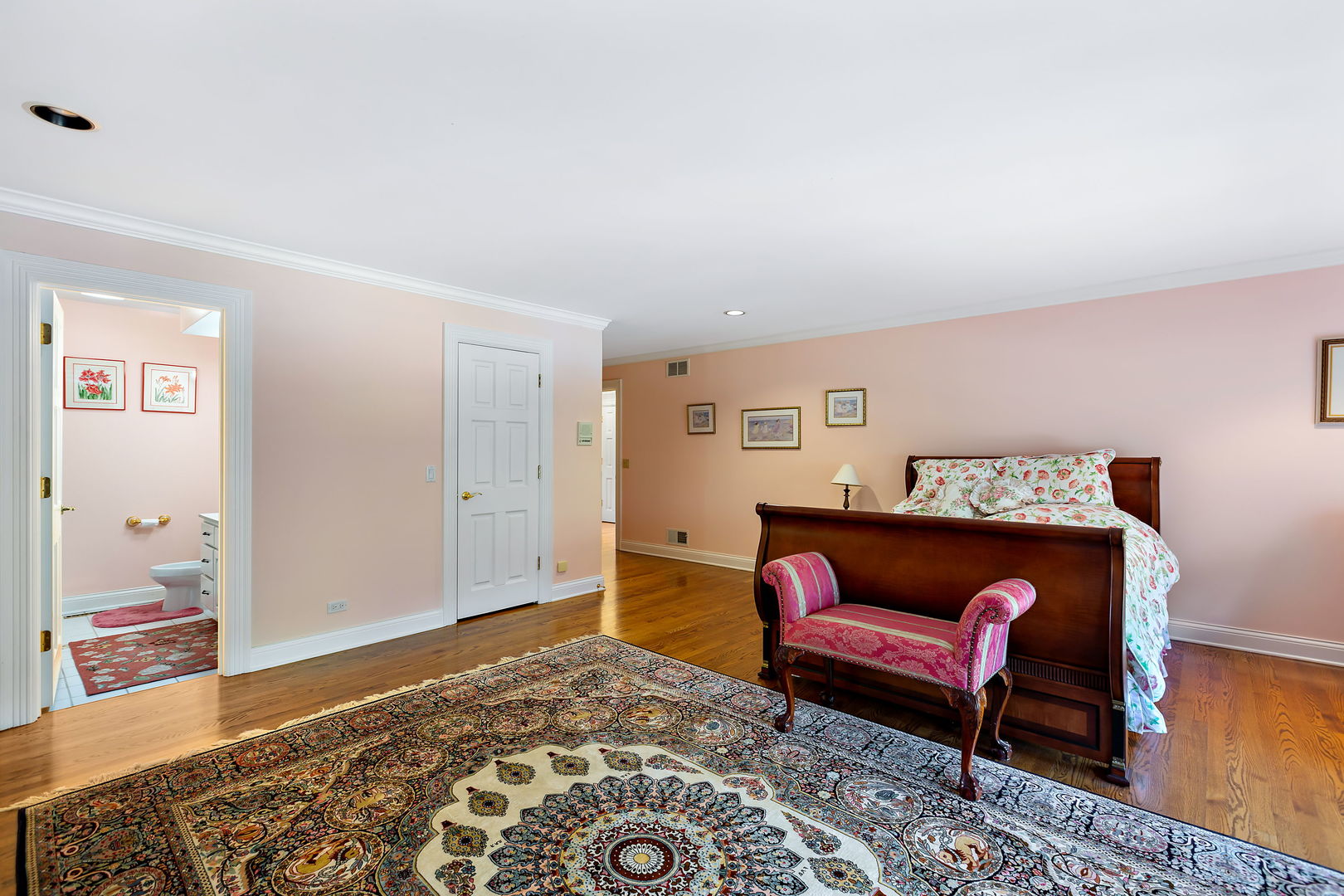 655 W Northcroft Court