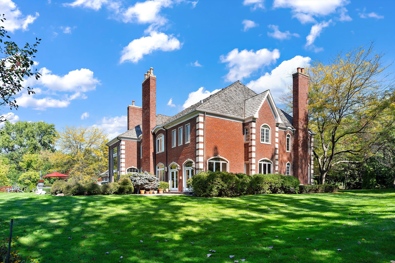 655 W Northcroft Court