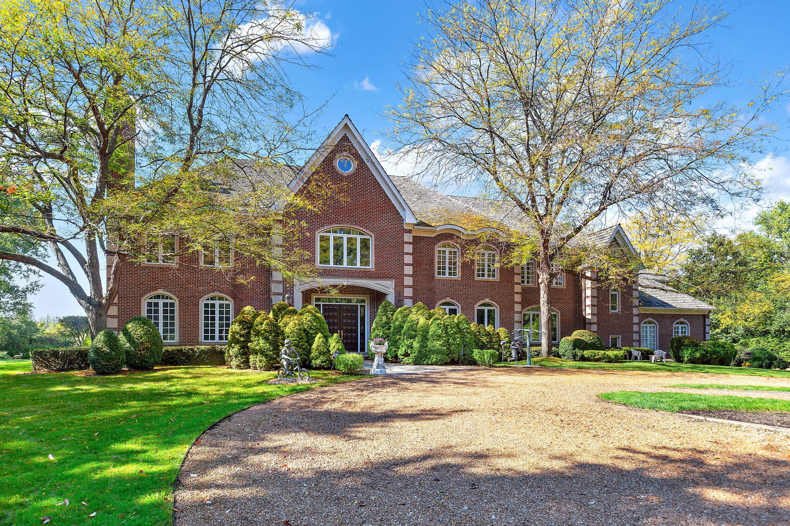 655 W Northcroft Court