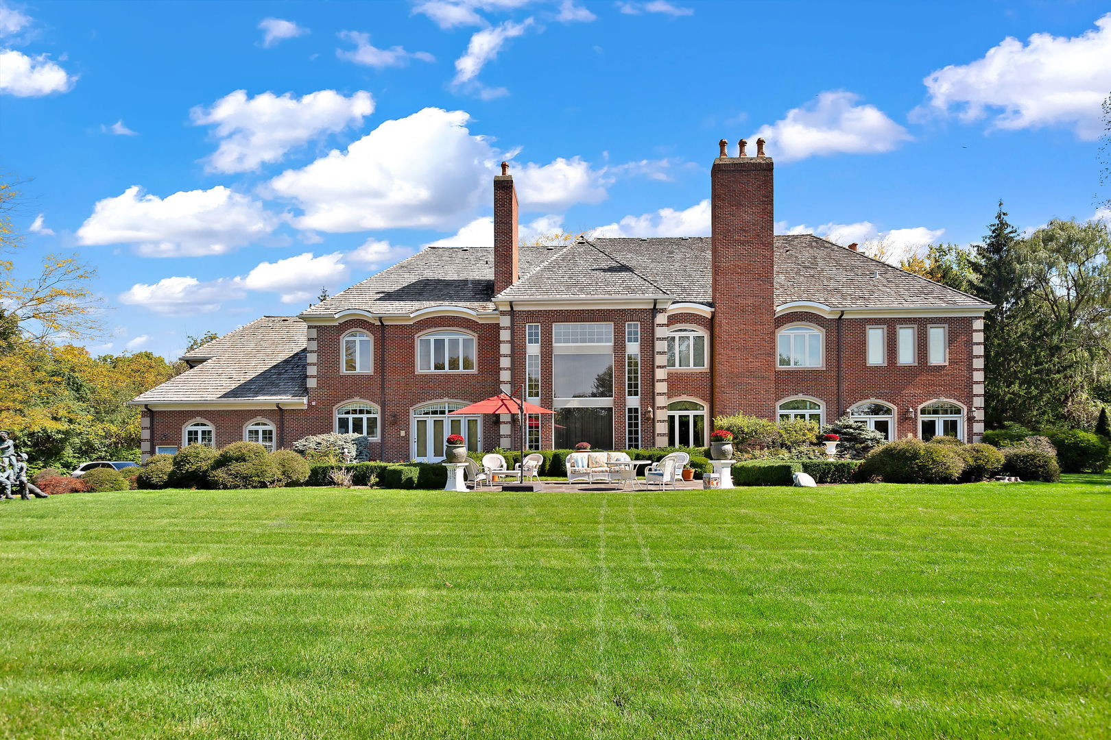 655 W Northcroft Court